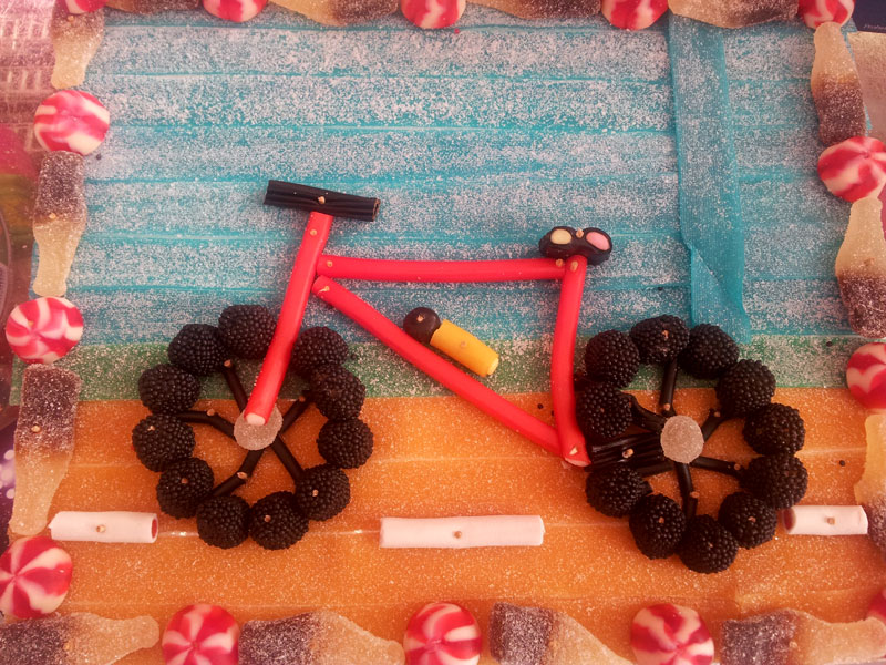 Bicicleta de chuches personalizada - d669b-2b0a5-pastel-bicicleta.jpg